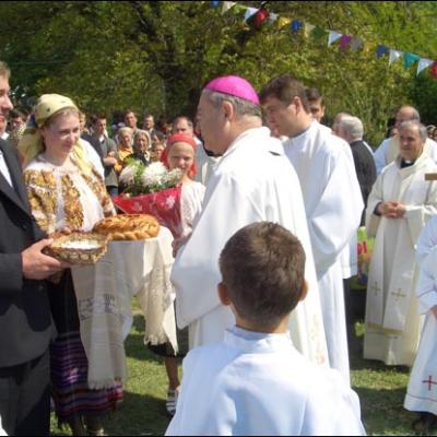 13 mai 2006: Gâşteni: Sfinţire de clopote