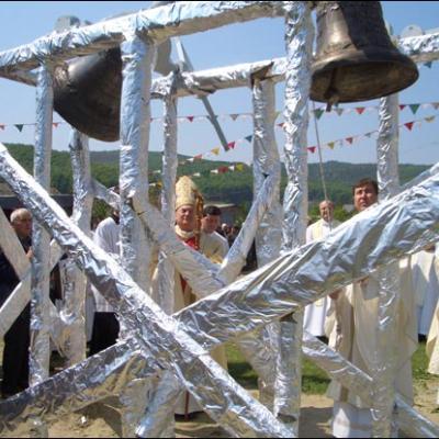 13 mai 2006: Gâşteni: Sfinţire de clopote