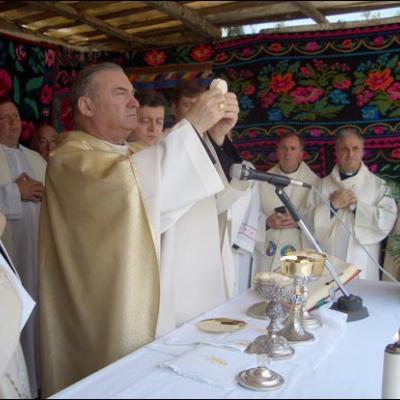 13 mai 2006: Gâşteni: Sfinţire de clopote