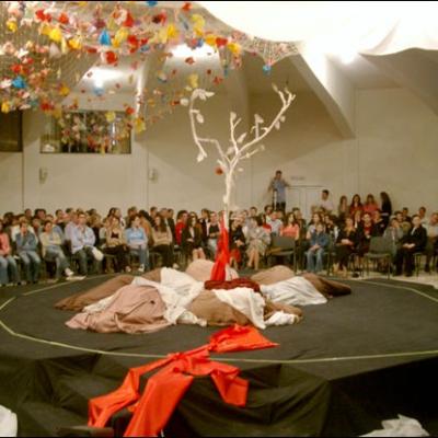 14 mai 2006: Iaşi: Premiera piesei Mărturii din infernul inimii