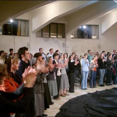 14 mai 2006: Iaşi: Premiera piesei Mărturii din infernul inimii