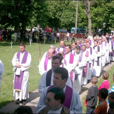 24 mai 2006: Gherăeşti: Înmormântarea pr. Anton Dănculesei