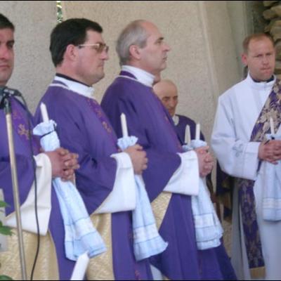 24 mai 2006: Gherăeşti: Înmormântarea pr. Anton Dănculesei