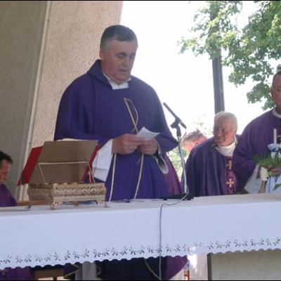 24 mai 2006: Gherăeşti: Înmormântarea pr. Anton Dănculesei