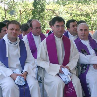 24 mai 2006: Gherăeşti: Înmormântarea pr. Anton Dănculesei
