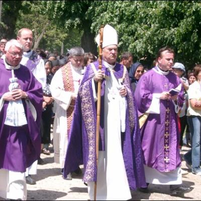 24 mai 2006: Gherăeşti: Înmormântarea pr. Anton Dănculesei