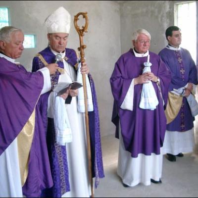 24 mai 2006: Gherăeşti: Înmormântarea pr. Anton Dănculesei