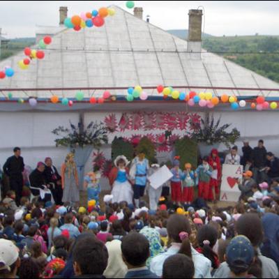 3 mai 2006: Sărbătoarea Copiilor la Faraoani