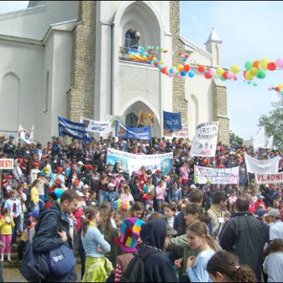 3 mai 2006: Sărbătoarea Copiilor la Faraoani
