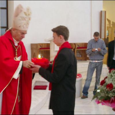 4 mai 2006: Administrarea Mirului în Parohia "Adormirea Maicii Domnului" Iaşi