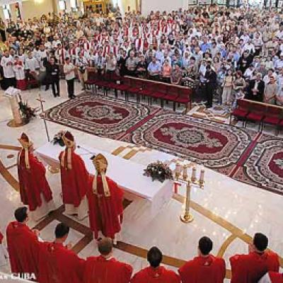 29 iunie 2006: Hirotonire de preoţi în catedrala din Iaşi (FOCUS)