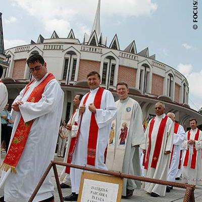 29 iunie 2006: Hirotonire de preoţi în catedrala din Iaşi (FOCUS)