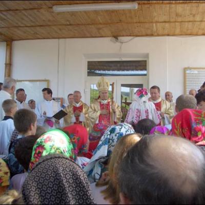22 iulie 2006: Ciucani: Sfinţirea bisericii "Sfânta Maria Magdalena"
