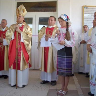 22 iulie 2006: Ciucani: Sfinţirea bisericii "Sfânta Maria Magdalena"