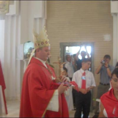 30 iulie 2006: Administrarea Mirului în Parohia Teţcani pentru 74 de candidaţi