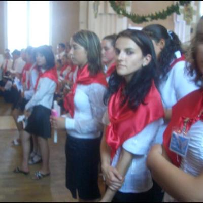 30 iulie 2006: Administrarea Mirului în Parohia Teţcani pentru 74 de candidaţi