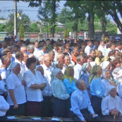 12 august 2006: Administrarea Mirului în Parohia Răchiteni
