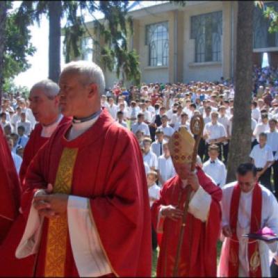 13 august 2006: Administrarea Mirului în Parohia Lespezi