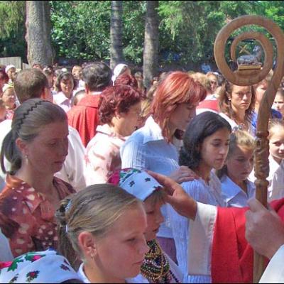13 august 2006: Administrarea Mirului în Parohia Lespezi