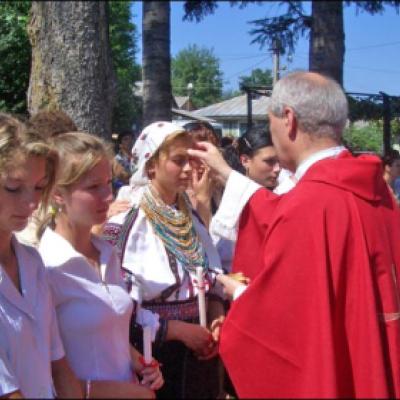 13 august 2006: Administrarea Mirului în Parohia Lespezi