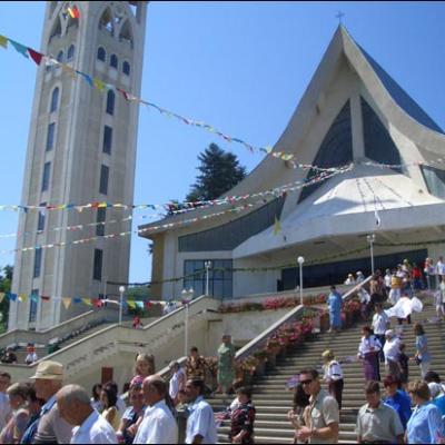 13 august 2006: Administrarea Mirului în Parohia Lespezi