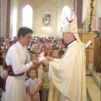 19 august 2006: Faraoani: Inaugurarea unui centru pentru copiii defavorizaţi