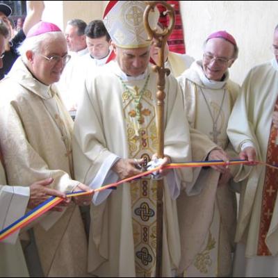 19 august 2006: Faraoani: Inaugurarea unui centru pentru copiii defavorizaţi