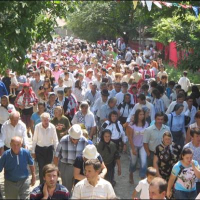 19 august 2006: Faraoani: Inaugurarea unui centru pentru copiii defavorizaţi