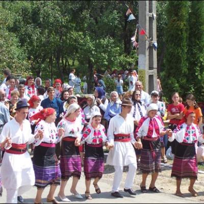 19 august 2006: Faraoani: Inaugurarea unui centru pentru copiii defavorizaţi