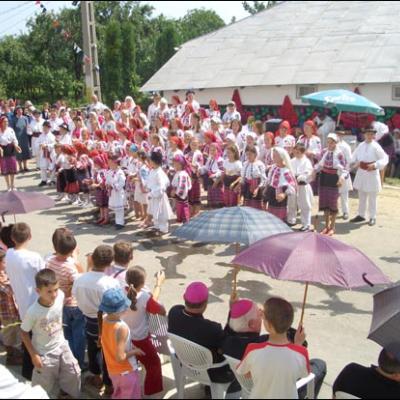 19 august 2006: Faraoani: Inaugurarea unui centru pentru copiii defavorizaţi