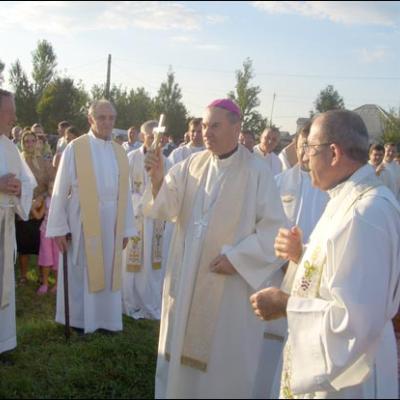 24 august 2006: Nicolae Bălcescu: Sfinţirea bisericii din cimitir, dedicată Tuturor Sfinţilor
