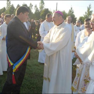 24 august 2006: Nicolae Bălcescu: Sfinţirea bisericii din cimitir, dedicată Tuturor Sfinţilor