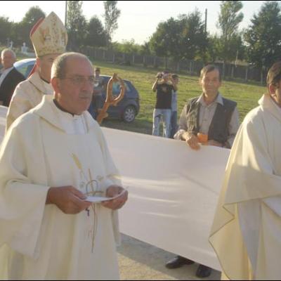 24 august 2006: Nicolae Bălcescu: Sfinţirea bisericii din cimitir, dedicată Tuturor Sfinţilor