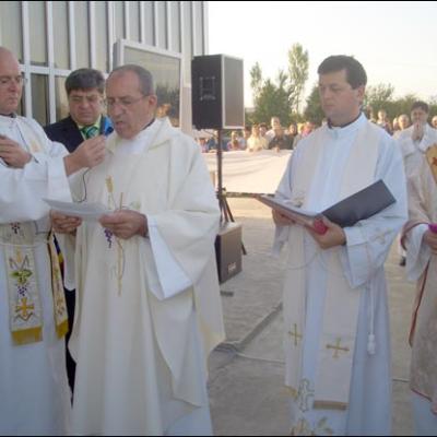24 august 2006: Nicolae Bălcescu: Sfinţirea bisericii din cimitir, dedicată Tuturor Sfinţilor