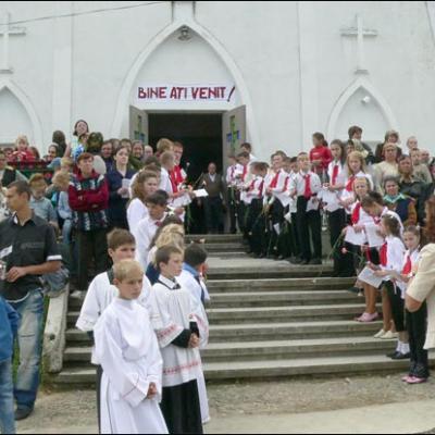9 septembrie 2006: Administrarea Mirului în Parohia Gheorghe Doja