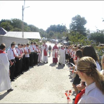 10 septembrie 2006: Administrarea Mirului în Parohia Mărgineni