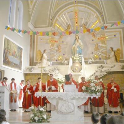 10 septembrie 2006: Administrarea Mirului în Parohia Mărgineni
