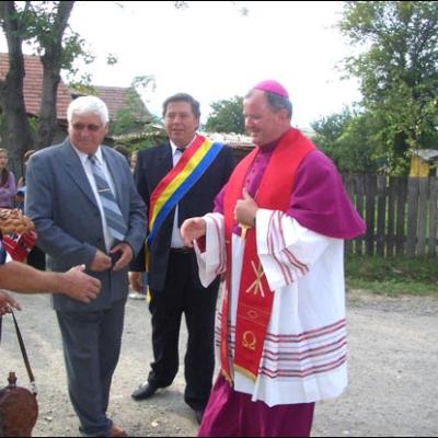 16 septembrie 2006: Administrarea Mirului în Parohia Satu Nou (BC)