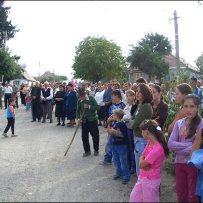 16 septembrie 2006: Administrarea Mirului în Parohia Satu Nou (BC)