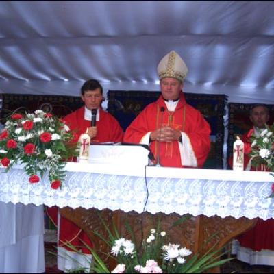 16 septembrie 2006: Administrarea Mirului în Parohia Satu Nou (BC)
