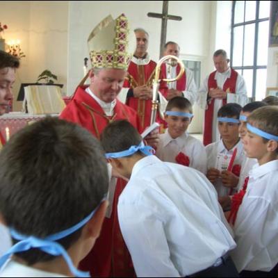 23 septembrie 2006: Administrarea Mirului în Parohia Valea Mică