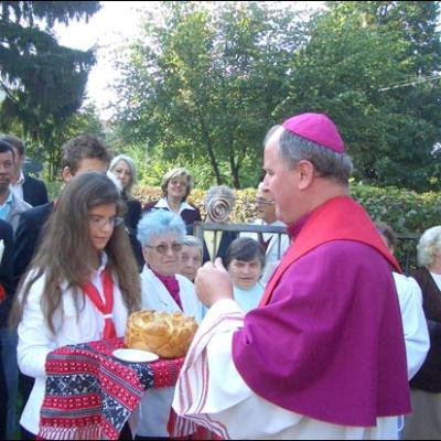 24 septembrie: Administrarea Mirului în Parohia Botoşani pentru 45 de candidaţi