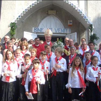 24 septembrie: Administrarea Mirului în Parohia Botoşani pentru 45 de candidaţi