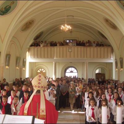 30 septembrie 2006: Administrarea Mirului în Parohia Luncaşi