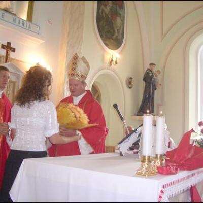 30 septembrie 2006: Administrarea Mirului în Parohia Luncaşi