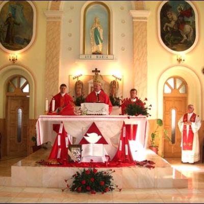 30 septembrie 2006: Administrarea Mirului în Parohia Luncaşi