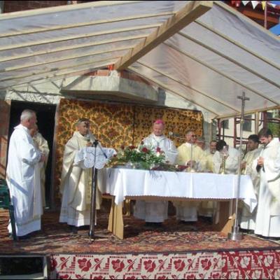 1 octombrie 2006: Oneşti: Înfiinţarea Parohiei "Sf. Tereza a Pruncului Isus" şi instalarea parohului Anton Ion