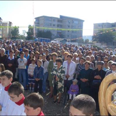 1 octombrie 2006: Oneşti: Înfiinţarea Parohiei "Sf. Tereza a Pruncului Isus" şi instalarea parohului Anton Ion