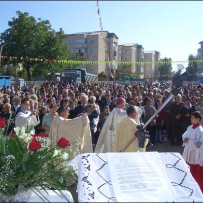 1 octombrie 2006: Oneşti: Înfiinţarea Parohiei "Sf. Tereza a Pruncului Isus" şi instalarea parohului Anton Ion