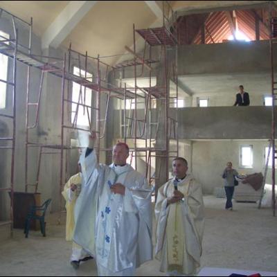 1 octombrie 2006: Oneşti: Înfiinţarea Parohiei "Sf. Tereza a Pruncului Isus" şi instalarea parohului Anton Ion